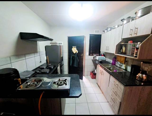 2 BEDROOM APARTMENT FOR SALE IN HEUWELOORD